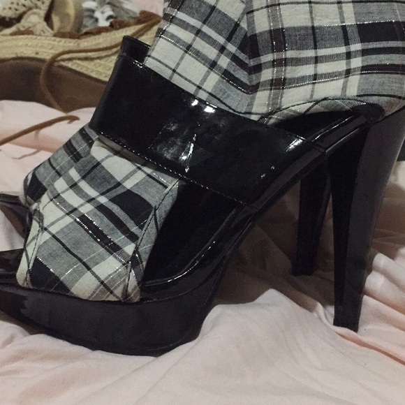 Shoes and purse - Picture 4 of 8